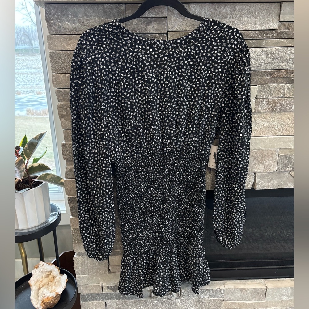 Vibe Sportswear | Lightweight Dress | Size Large